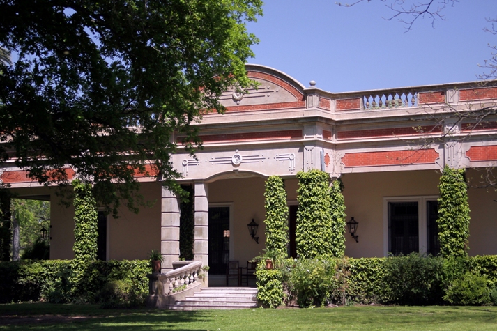  BUE - El Ombu de Areco